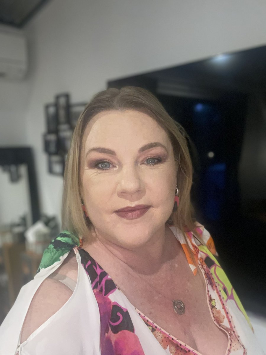 FinanceChicks's tweet photo. All frocked up and ready for the 10th Anniversary dinner of the Female Excelence in Advice Awards with @TALaustralia
Who else is going??
#AFAau https://t.co/JTtSqHU8FZ