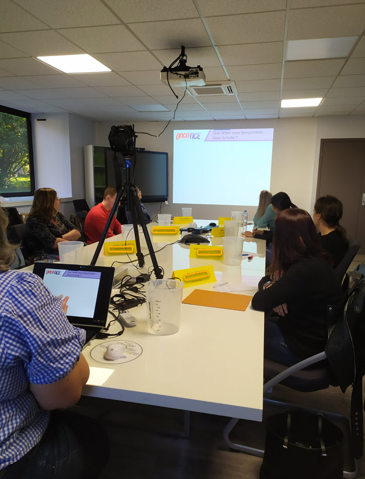 DSRC_GE_Neon's tweet photo. Préparateurs en pharmacie hospitalière et #pharmaciens hospitaliers se sont retrouvés les 19 et 21 septembre 2022 pour les journées en présentiel de la formation "Manipulation et organisation du travail au sein d'une #UCPC", animées par quatre pharmaciens-formateurs. https://t.co/gMqois99fx