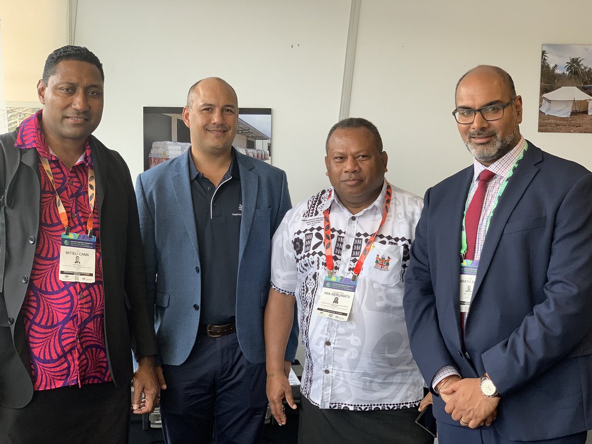 Team 🇫🇯 led by Hon. @ISeruiratu joined other #APMCDRR delegates today to visit the Queensland warehouse based in Brisbane. A great opportunity for the team to learn from our 🇦🇺 #Vuvale on warehousing & logistical arrangements to help us better prepare for future humanitarian ops.