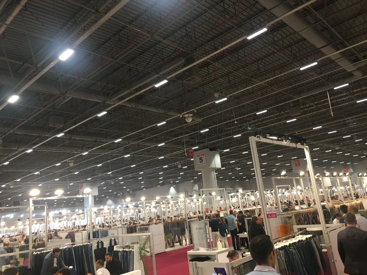 muratd_tekstil's tweet photo. #texibition Yerli üreticiler ile nitelikli alıcı ve aracı kurumları buluşturma hedefine bu sefer ulaşacak gibi, sektörümüzün eski parlak günlerinin başlangıcı yeniliklerle dolu aktif cıvıl cıvıl başarılı bir fuar gördüm elinize emeğinize sağlık @itokurumsal  @ihkibirlik https://t.co/JA8mVvX2fI
