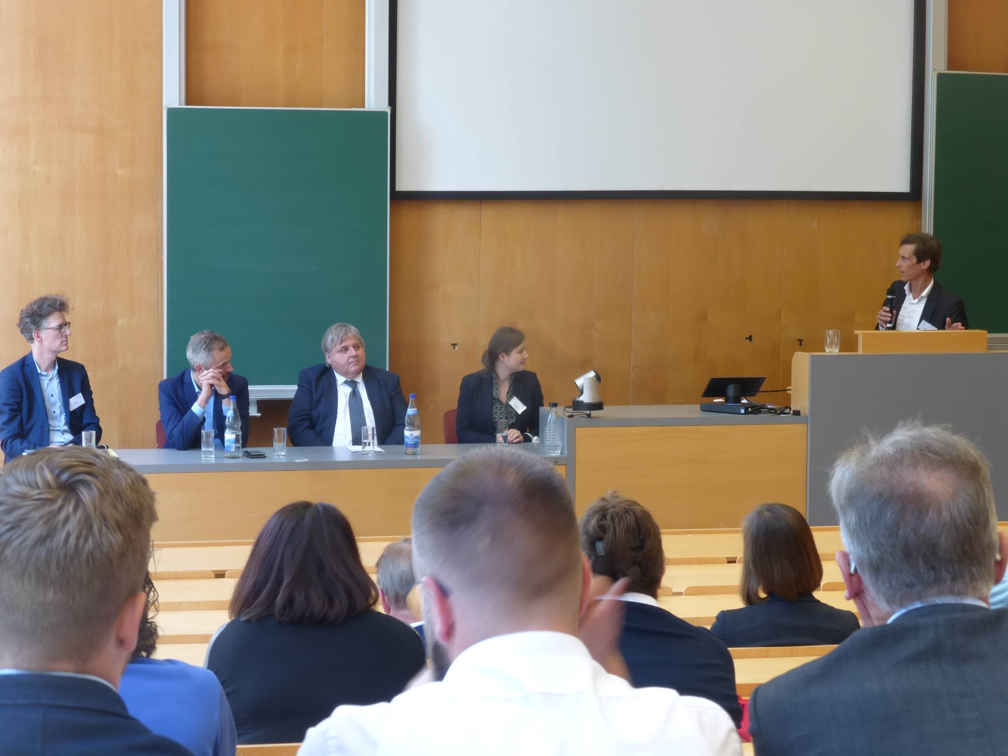 Institut für Rechtsinformatik (InstitutRecht) / Twitter