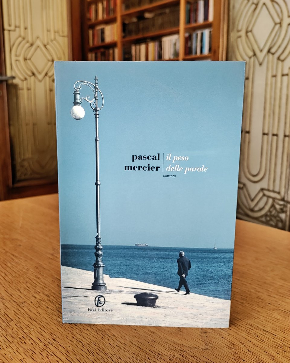 Ecco le copie di «Il peso delle parole» di Pascal Mercier, il nuovo romanzo dell'autore di «Treno di notte per Lisbona». Questo romanzo, nel riflettere su quanto siamo liberi nelle scelte che facciamo, parla di quanta libertà ci doni la letteratura. Dal 23 settembre in libreria!