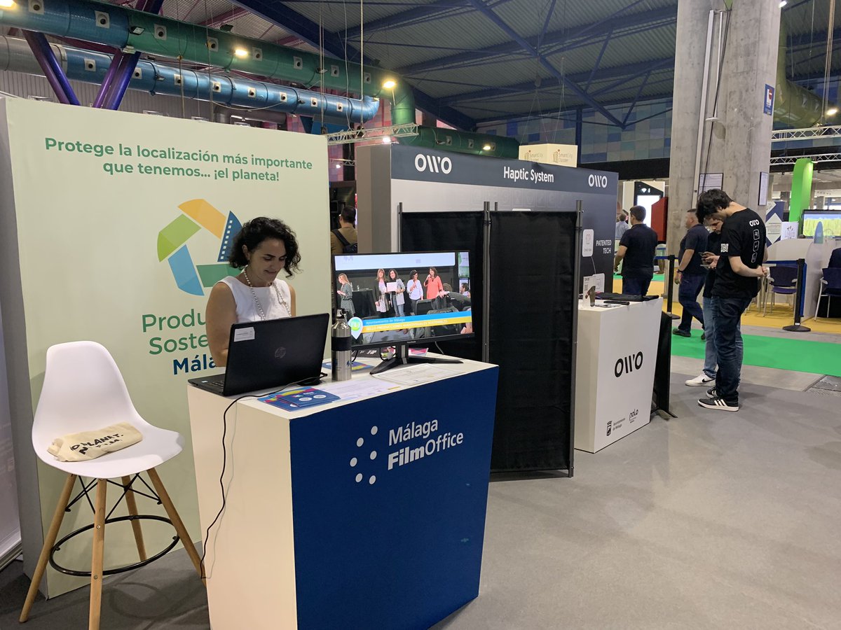 PoloDigitalMLG's tweet photo. Os dejamos imágenes de nuestro primer día en @forogreencities en @Fycma.
Si no pudiste acercarte, nuestros #habitantespolo te esperan hoy: #vrstudio, @LPescueladecine, @novelingo, @Hechicer_IA, @Bimfloat_, #alma, @MalagaFilmO, @owogameofficial y #voson. https://t.co/L126ymCTIS