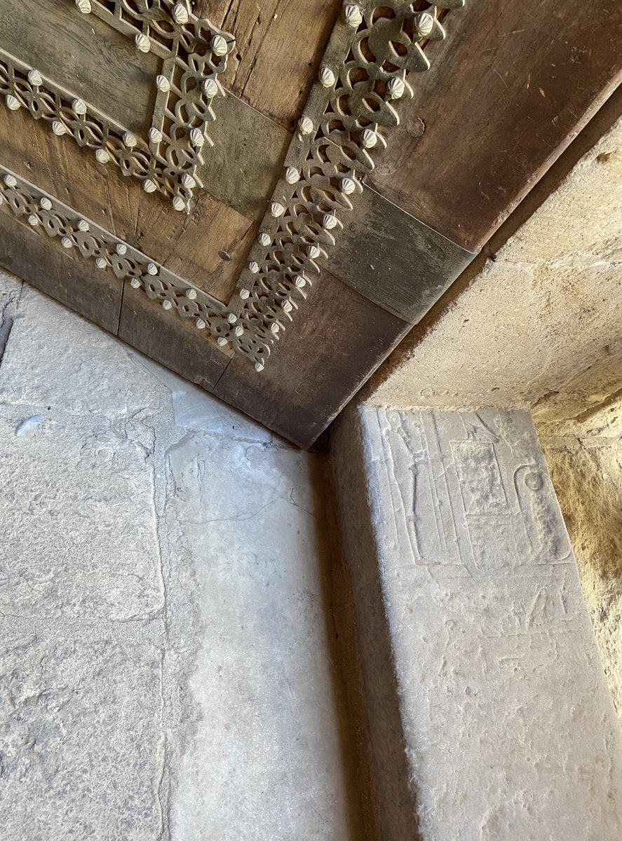 BassantMaximus's tweet photo. عتب مسروق من آثار مصرية قديمة في مدخل مسجد مجمع خاير بك فالدرب الاحمر و الجامع الازرق https://t.co/BDKfxkJxxr
