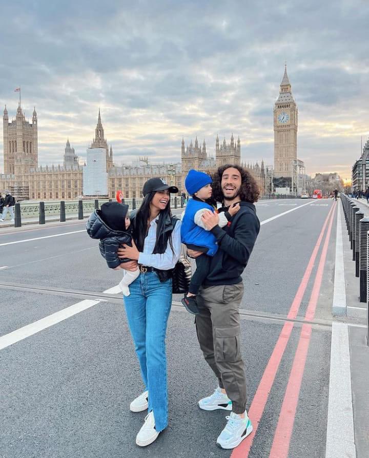 FrankKhalidUK's tweet photo. Marc Cucurella with his family in London 💙 https://t.co/CFsDT08DJN