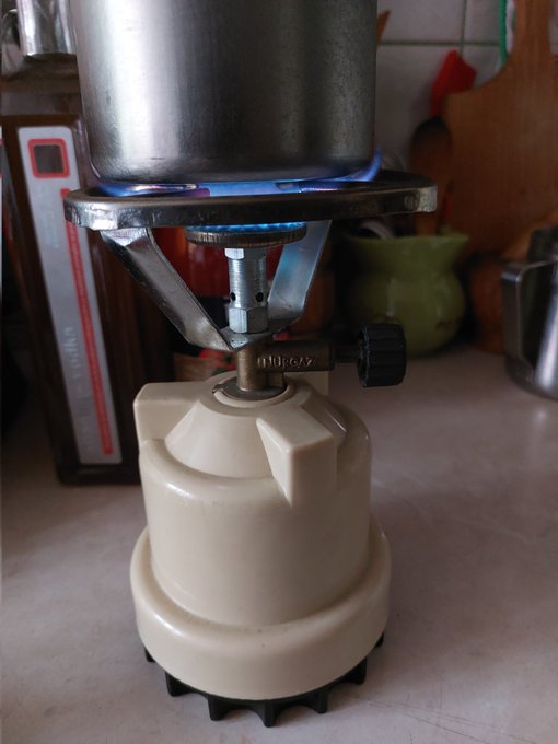 FdPcHw3WQAAlFhv?format=jpg&name=small