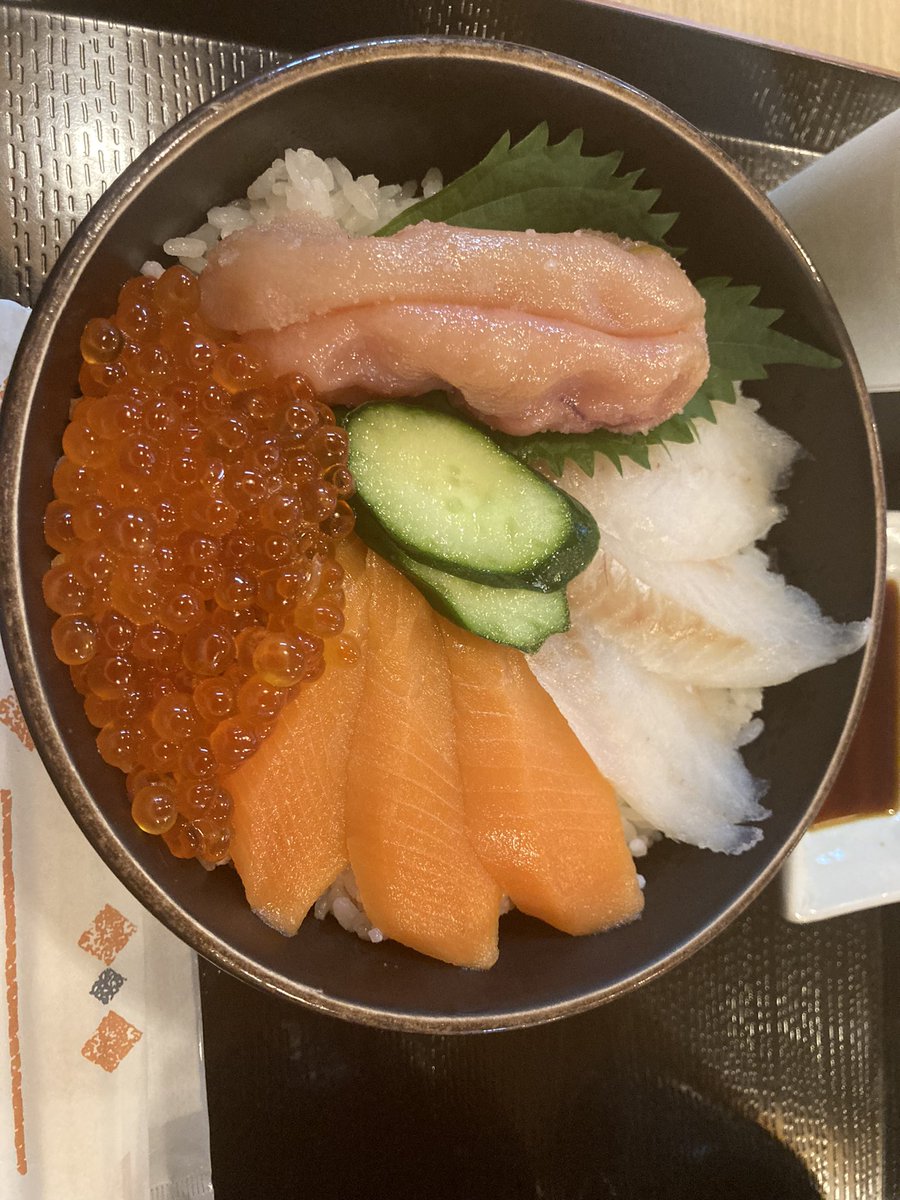 asubesuton's tweet photo. 浮腫丼。
@虎杖浜 たらこ家 https://t.co/JGZM3r8ufR