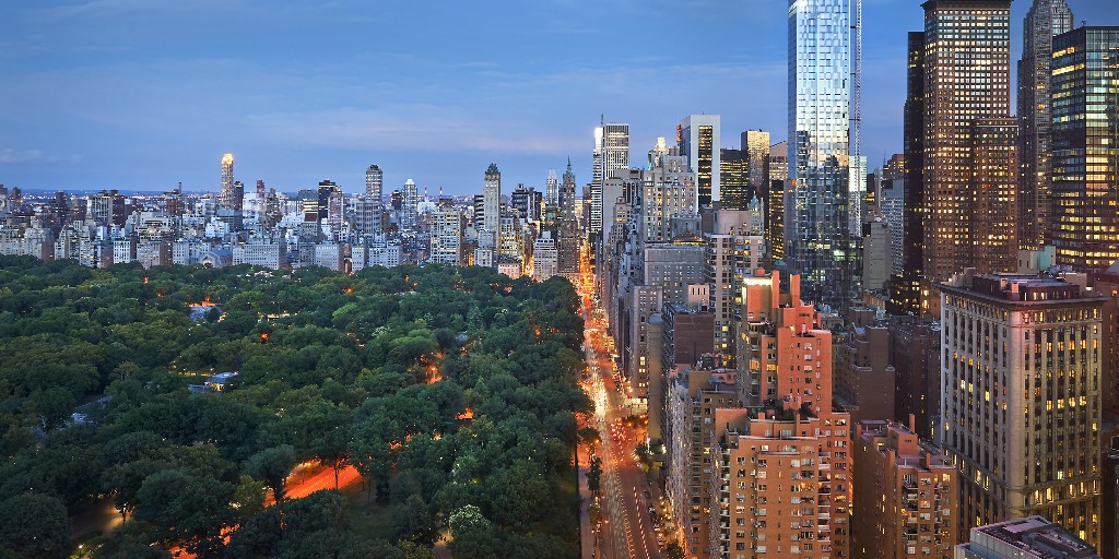 carrierholidays's tweet image. With remarkable views over New York’s famous skyline, a stay @MO_NEWYORK  ensures you’ll be within easy reach of the city’s best attractions. Lose yourself in must-see museums such as The Museum of Modern Art and be dazzled by a behind-the-scenes Broadway experience.