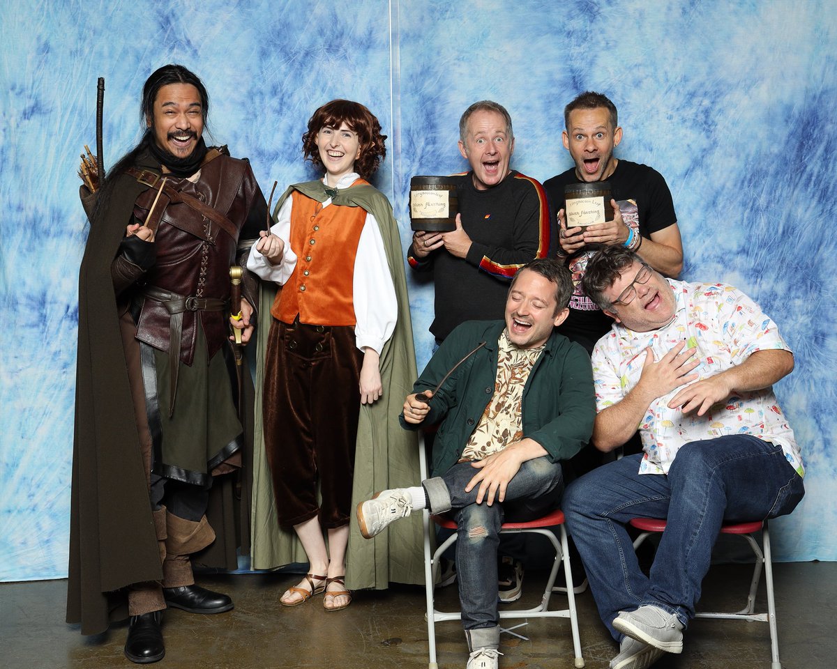 TheJoshTime's tweet photo. βTwenty Past Afternoon Teaβ
Happy #HobbitDay, #MiddleEarth!
Happy Birthday, #FrodoBaggins & #BilboBaggins!
Smoking #LongbottomLeaf w/ @dianalavelle as #Frodo and THE 4 #LOTR #HOBBIT ACTORS makes this the hobbit-y-est photo I've ever been in! πΏ
Details: https://t.co/i1uQHx7wz0 https://t.co/ocgSnD8btb