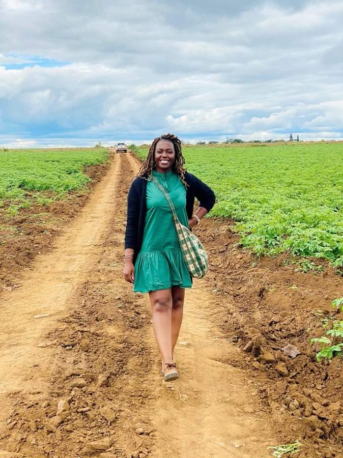 Good morning farmers, if this lady inspires you please Like and Retweet.