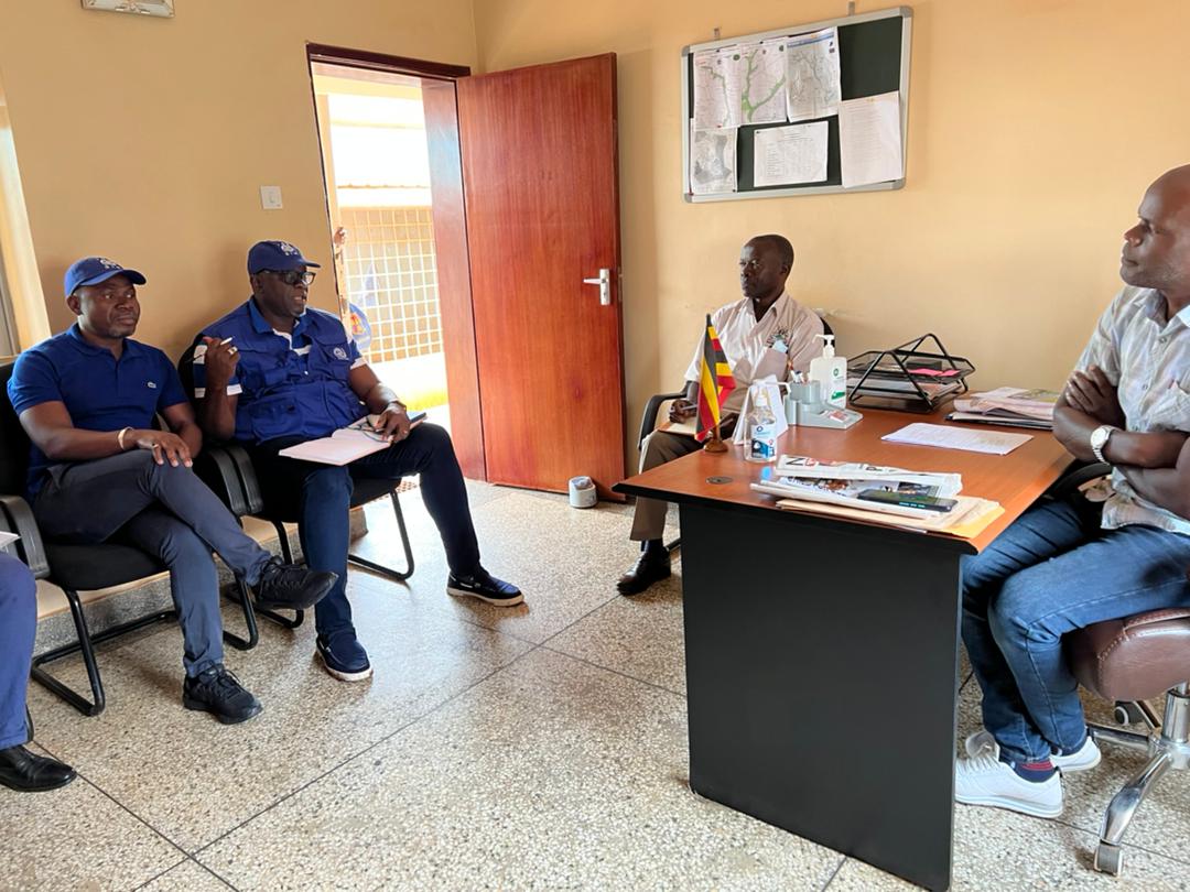 IOM_Uganda's tweet photo. IOM senior management in #Uganda yesterday met key partners for Kyaka II refugee settlement - @RefugeesUganda and @UNHCRuganda.  
They discussed matters related to resettlement of refugees to third countries. 
@SanusiTejan @RomNGUESSAN 
@Asiimwedw1 @CrentsilMatthew @MaxwellCK https://t.co/WP5YNuzEBQ