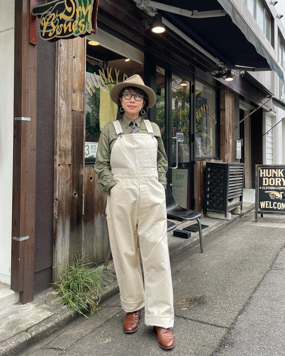 DryBones_Nagoya's tweet photo. 本日も新作の入荷がありました!
---Today's Outfit---
🆕→・Wool Melton Shawl Collar Jacket( DJ-1160)
・Canvas Overalls(DJ-1132)
・Satin Stripe B.D. Shirt(DS-2494)
・Seven Fold Neck Tie “LOZENGE”(DN-297)
#drybones
#ドライボーンズ
#drybone
#名古屋
#大須 https://t.co/X6zjsrCmoo
