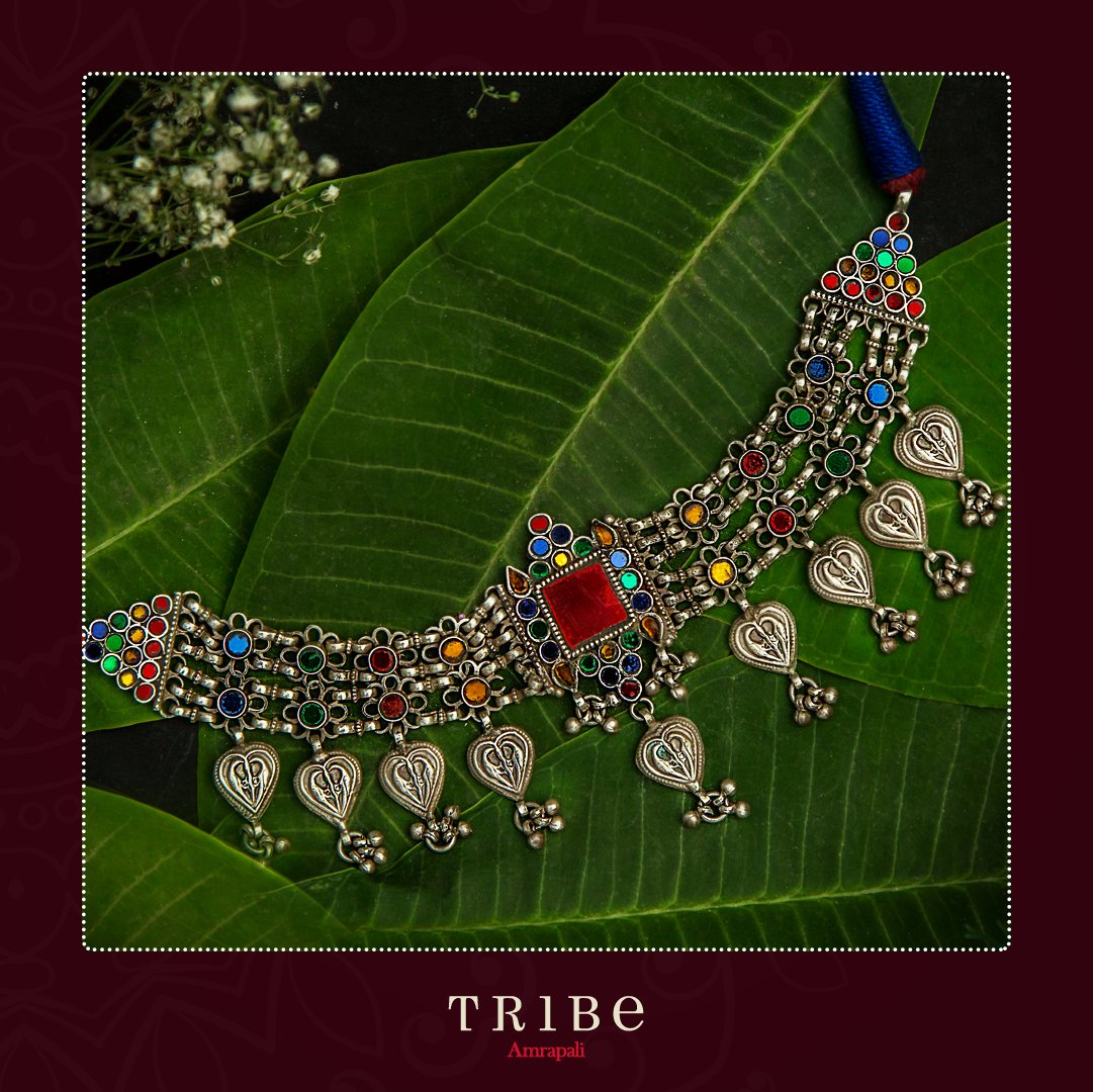 TribeByAmrapali's tweet photo. Our specially curated collection for Navratri is on sale for a limited time. Shop exquisitely handcrafted pieces featuring enamel, stone, and glass work, at up to 20% off. https://t.co/wclKAZtx0K

#TribeAmrapali #NavaratriCollection #NavratriSpecial #ColourfulJewellery https://t.co/tDXYCBOiiw