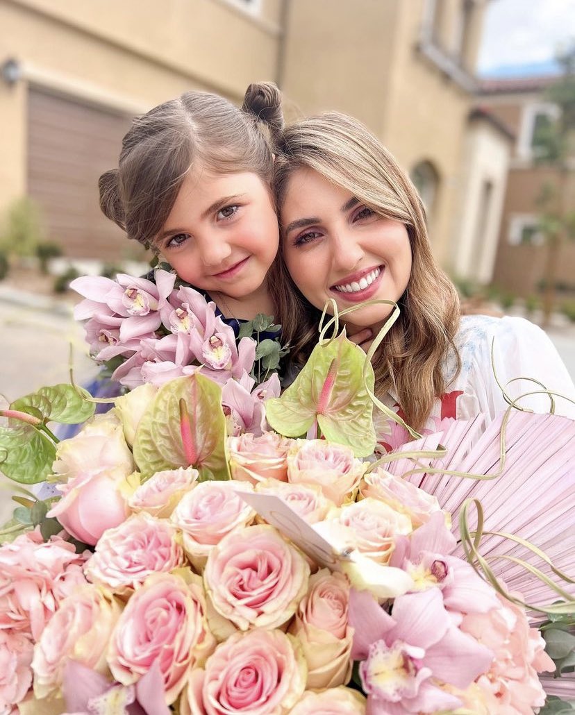 AnasalaTrending's tweet photo. Finally back! 💗👏🏻
-
Asala Maleh uploaded those beautiful pictures on her Instagram! while celebrating her 27’s birthday! 💗💐
Happy Birthday Asala! Hope having full of happiness and love and success! 🙏🏻
-
#AnasalaFamily
#WeLoveAnasalaFamily 
#AnasalaFamilySupporter https://t.co/O4VBdCTR7U