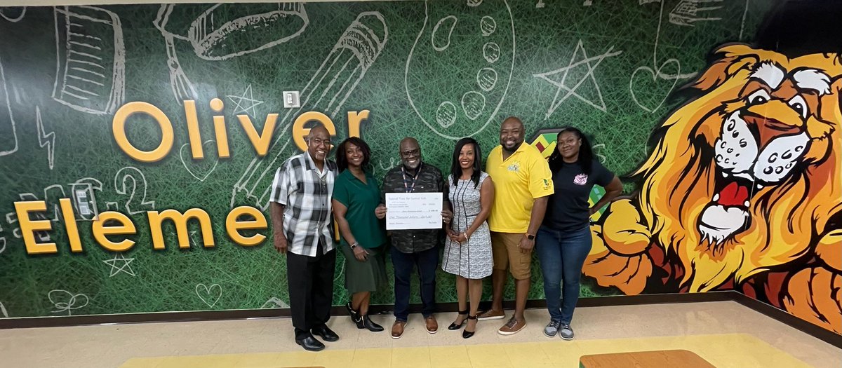 P22TamaraBurney's tweet photo. Congratulations goes to Mr. Sankey for receiving the D2 Line Dancing Grant for Oliver Pre-K Elementary Scholars. 
#exceedingexpectations
#Teamworkmakesthedreamwork 
#hearusroar https://t.co/gufe1mMMS9