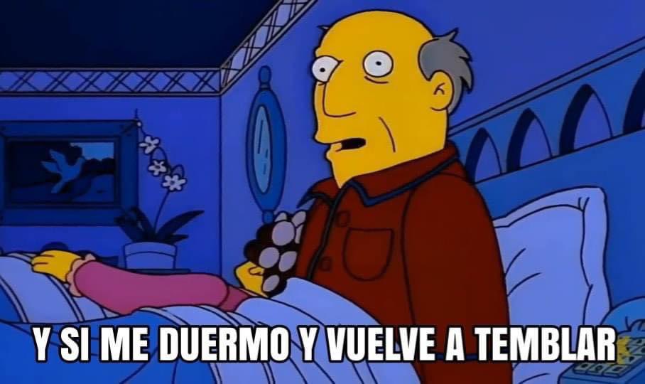 maruu_gm's tweet photo. Lit soy en estos momentos 😞 
#Sismomexico #AlertaSismica #skyalert #Temblor https://t.co/orJHKgSrSB