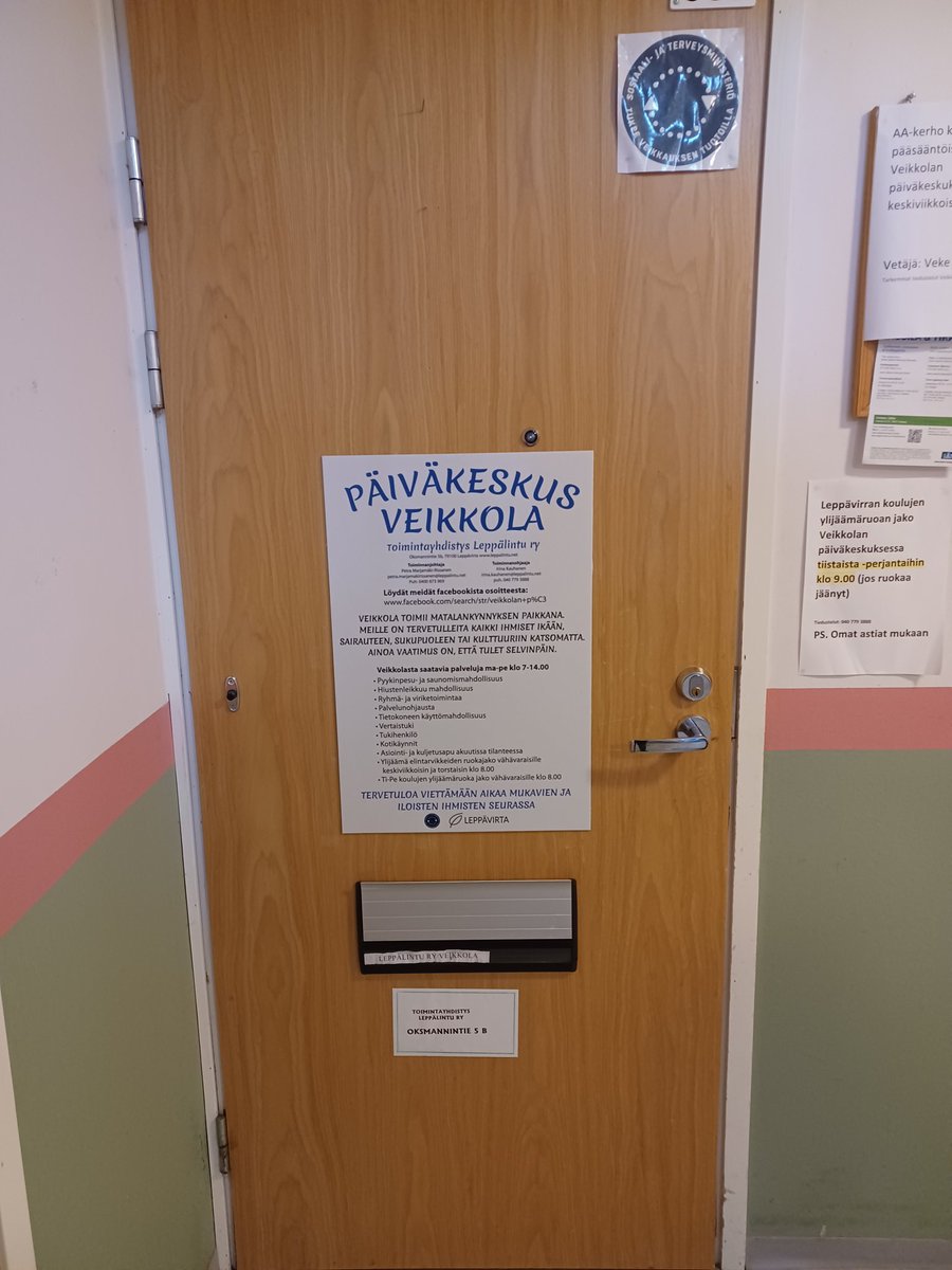JenniEmiliaR's tweet photo. Tällä viikolla pääsimme @LeaStenberg in kanssa tutustumaan päiväkeskusten toimintaan Leppävirralla, Pieksämäellä ja Joroisilla. Päiväkeskukset tarjoavat niin monelle sisältöä ja apua arkeen. Taas yksi mahdollisuuksien ovi. @sininauhaliitto #ihmisenpuolella https://t.co/ChjZhnCBDY