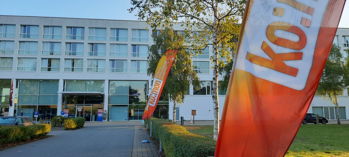 kontrollraum's tweet photo. Guten Morgen! Es ist so weit – der #komon2022 startet in einer Stunde. 🚀😊 Willkommen zum Kongress für #Monitoring und #Kontrollraumtechnik! Wir freuen uns auf ein überaus spannendes Programm: https://t.co/e9EgD4at02 https://t.co/rBC5OEWLVg