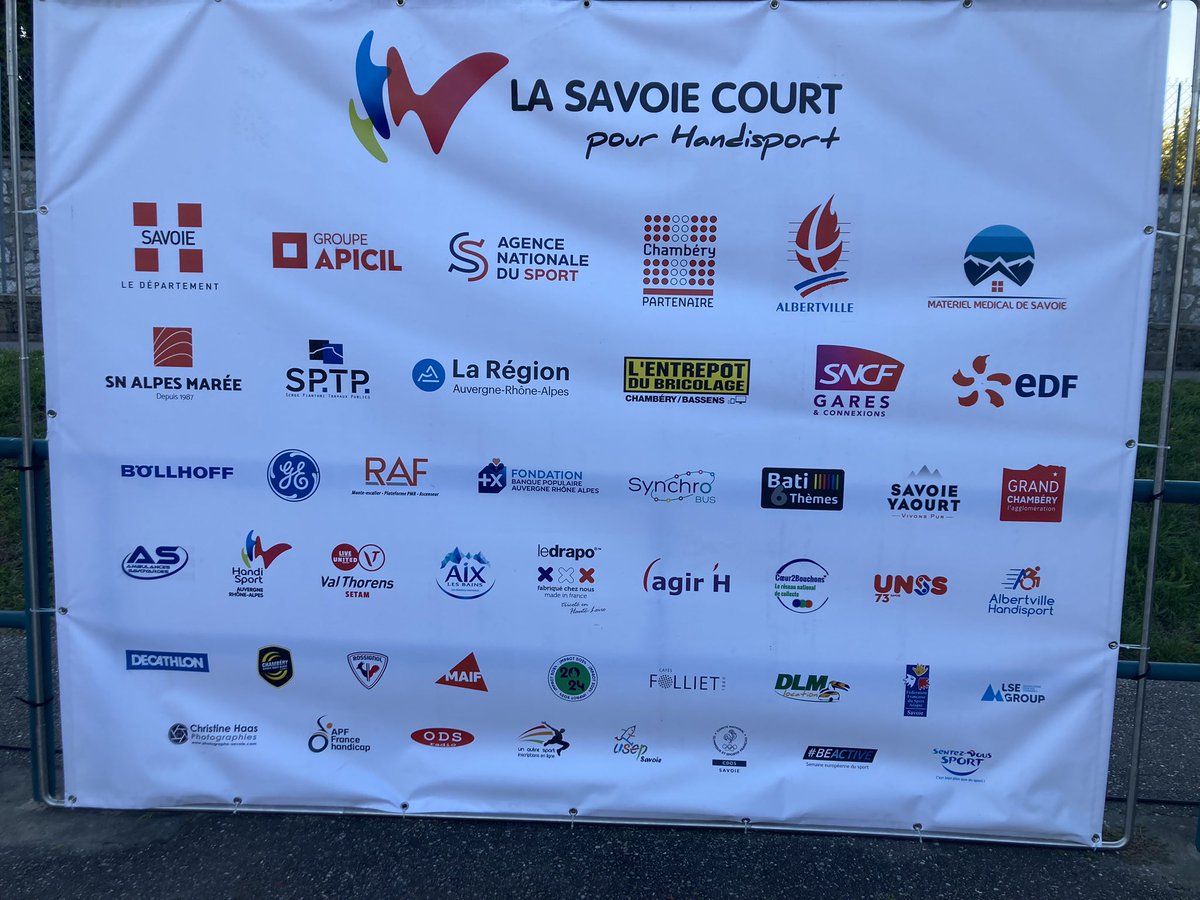 UNSS_Grenoble's tweet photo. @HeleneInsel @SavoieDepart @8montblanc Un temps fort des multiples organisations académiques @UNSS_Grenoble. Le sport scolaire #JNSS honoré par la présence de @HeleneInsel, rectrice @acgrenoble. #inclusion #partage #solidarité #bienêtre … autour de la pratique du multiactivité. Partenariat @SavoieDepart @FFHandisport https://t.co/KfXaAN5QGl