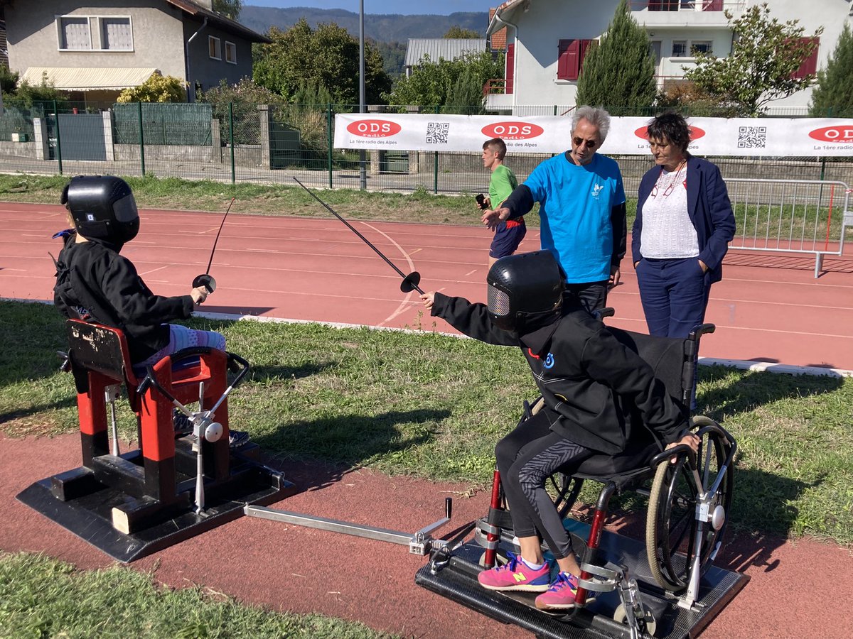 UNSS_Grenoble's tweet photo. @HeleneInsel @SavoieDepart @8montblanc Un temps fort des multiples organisations académiques @UNSS_Grenoble. Le sport scolaire #JNSS honoré par la présence de @HeleneInsel, rectrice @acgrenoble. #inclusion #partage #solidarité #bienêtre … autour de la pratique du multiactivité. Partenariat @SavoieDepart @FFHandisport https://t.co/KfXaAN5QGl