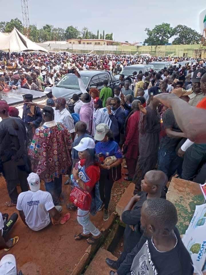 Pictures don't lie great moment @ the Rwamg Pam township Stadium at the unveiling of the Campaign team of Dr.Nentawe Yilwada Goshwe and the APC.
I was there live !