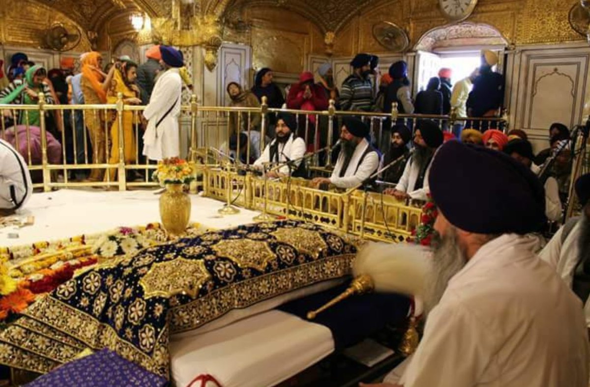 dashmeshpita's tweet photo. ਤੂ  ਸਤਿਗੁਰੁ  ਚਹੁ  ਜੁਗੀ  ਆਪਿ  ਆਪੇ  ਪਰਮੇਸਰੁ॥

You are the True Guru, throughout the four ages; You Yourself are the Transcendent Lord.

ਸੁਰਿ  ਨਰ  ਸਾਧਿਕ  ਸਿਧ  ਸਿਖ  ਸੇਵੰਤ  ਧੁਰਹ  ਧੁਰੁ ॥

The angelic beings, seekers, Siddhas and Sikhs have served You, since the very beginning of time. https://t.co/ZpML0sGVIr