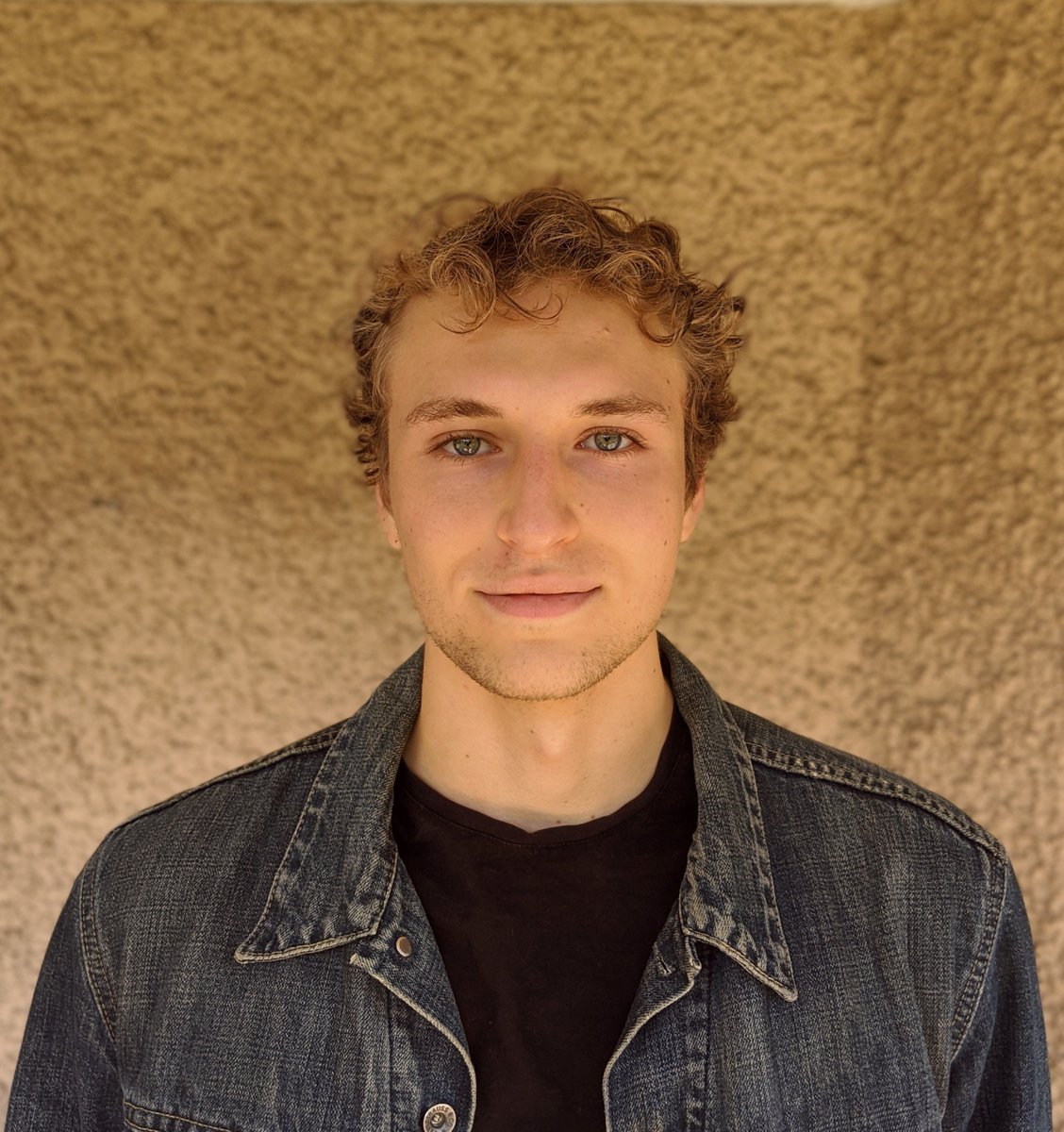 Fondetudes's tweet image. #Quantenalgorithmen und #Kitesurfen; zwei Leidenschaften von Alexander Schmidhuber. Er absolivert seine Masterarbeit am MIT, dank Stipendium der @WSS_Stiftung. Mehr dazu und zu seinem Engagement für die Mathematikförderung im Artikel vom @HoefnerVolks ➡️ bit.ly/3C0rHSA