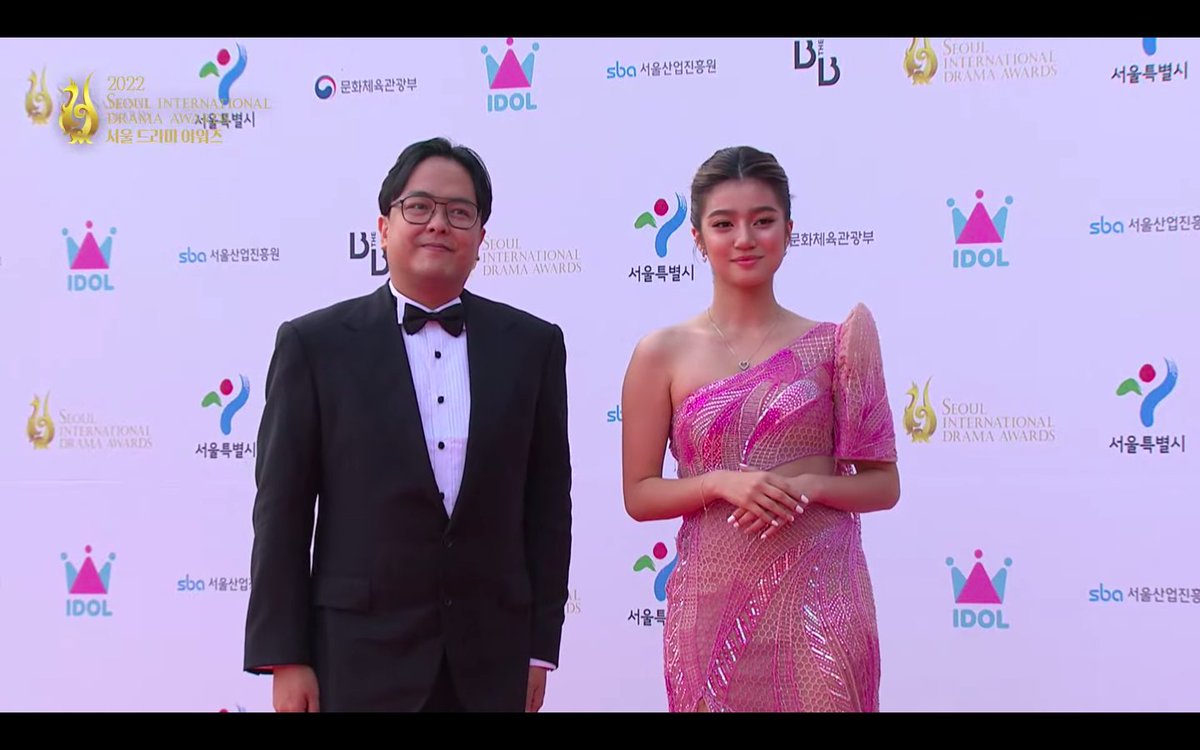 ofc_iwant's tweet photo. Our very own @bellemariano02 with @micodelrosario at the Seoul International Drama Awards 2022 Red Carpet! 😍💙❤️✨👏👏👏 https://t.co/FXiTMNRF74