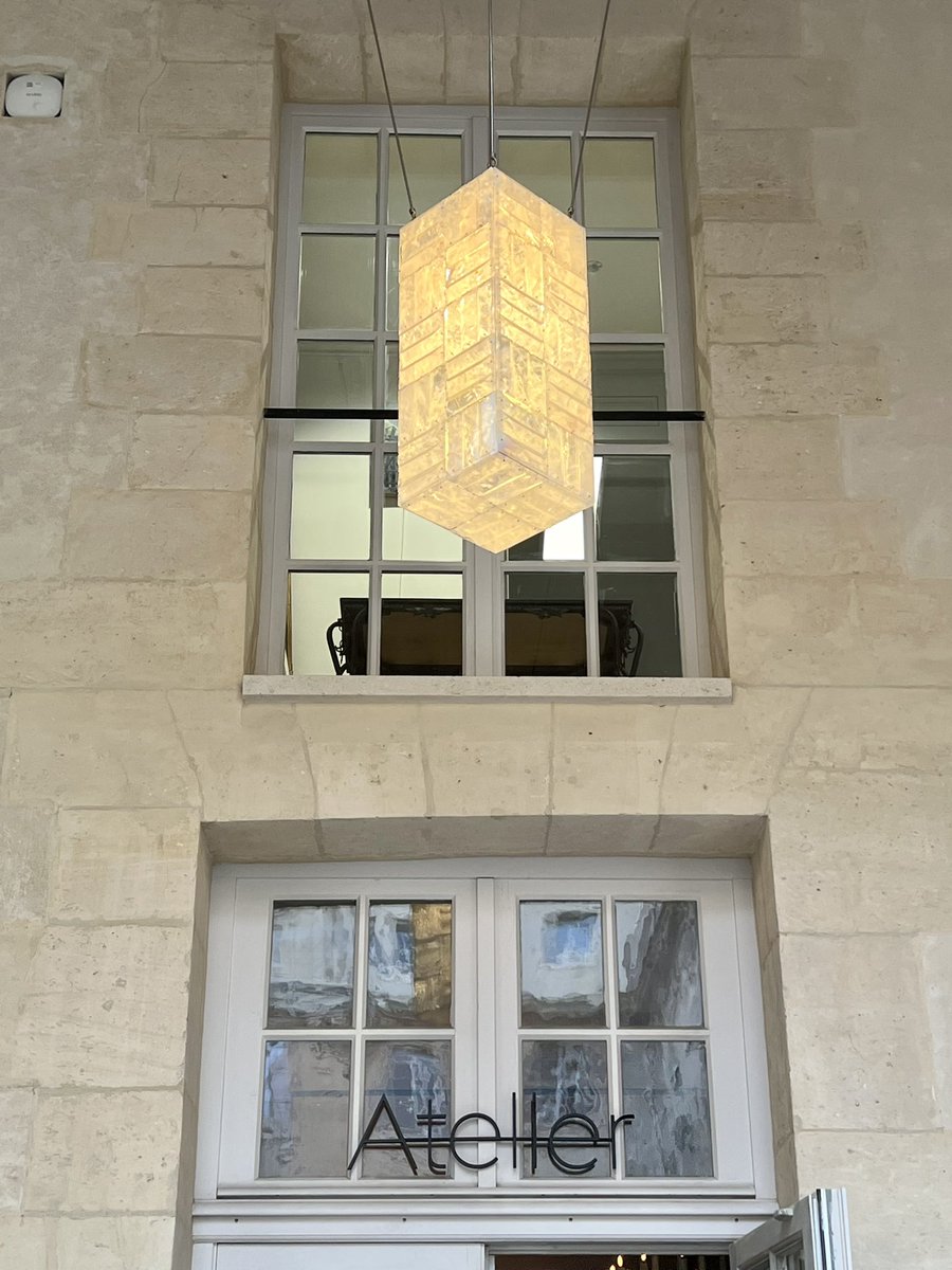 the parisienne tweet media