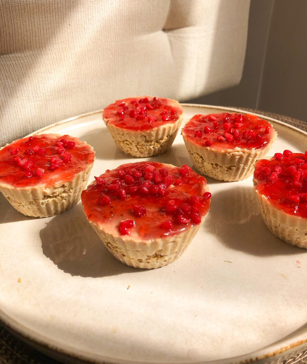 JustNaturalUK's tweet photo. Breakfast Cheesecake cups made using Just Natural Oats!

📷 by @micaeatsveg: Find the full recipe on Micaela's original post. ✨ https://t.co/Xxw9zT5ZFE