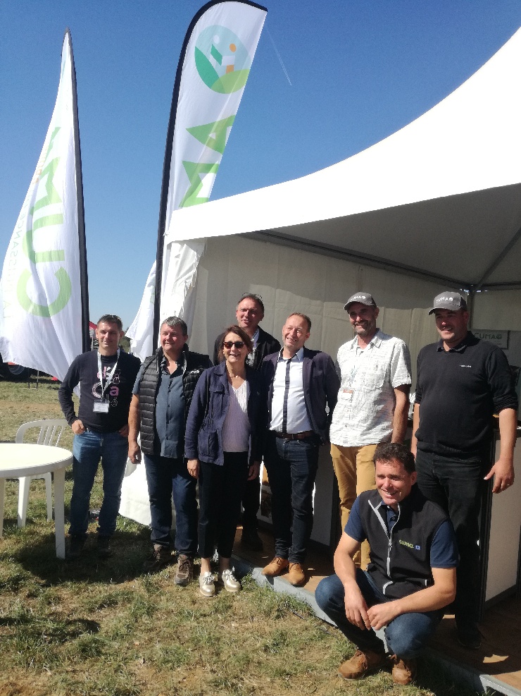 Lydie_BERNARD85's tweet photo. La Région @paysdelaloire présente à #Mecasol à st Martin des noyers.
Une affirmation régionale vers la puissance du groupe : Collectif / collaboratif / efficience économique.
Ateliers techniques / démonstrations machines / forum https://t.co/Wy0nMYjibm