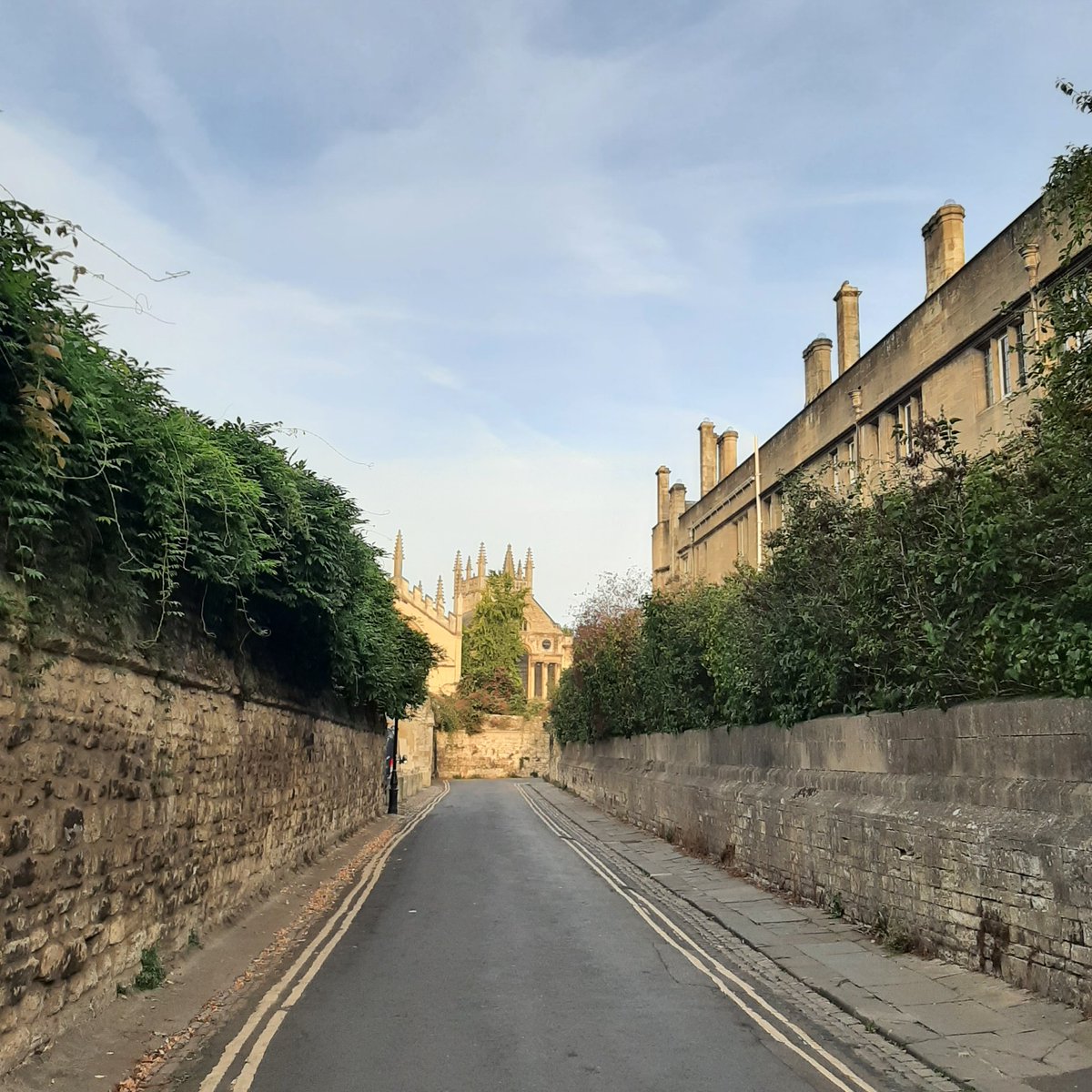 domestic_danger's tweet photo. Not a bad #commute on the whole
#oxford #cycling #sustrans #cyclox #morning #sunshine #autumn https://t.co/stGmz8H8kd
