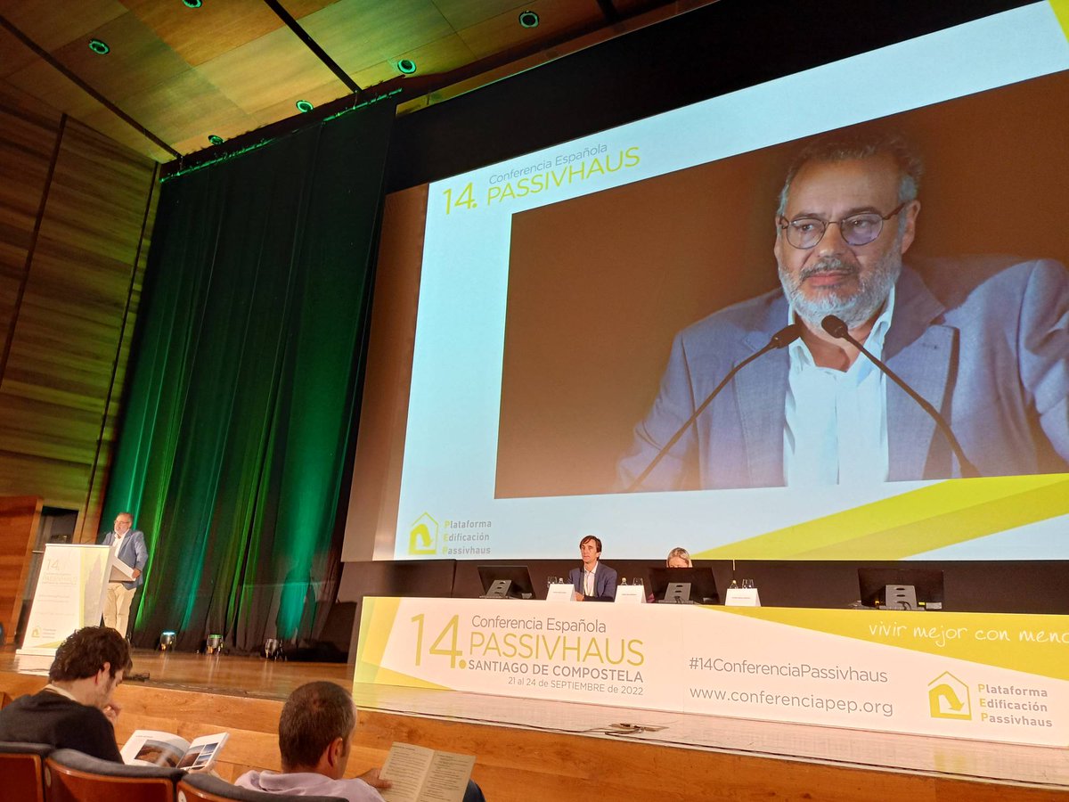 Praxis_rb's tweet photo. "La decarbonización del parque edificatorio está garantizada siguiendo el estándar #Passivhaus" Arturo Andrés, presidente de @PlataformaPEP 
¡Empezamos la #14ConferenciaPassivhaus !
🏡✅ https://t.co/AZifPuDumh