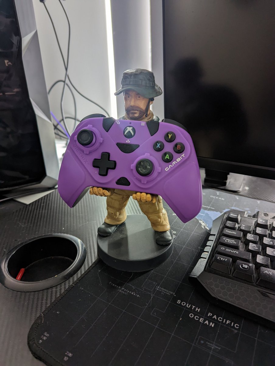 stonedPELICAN22's tweet photo. The dopest controller holder on the market to hold the worlds fastest controller 😋 #victrixgambit https://t.co/uYQQvg6QVT