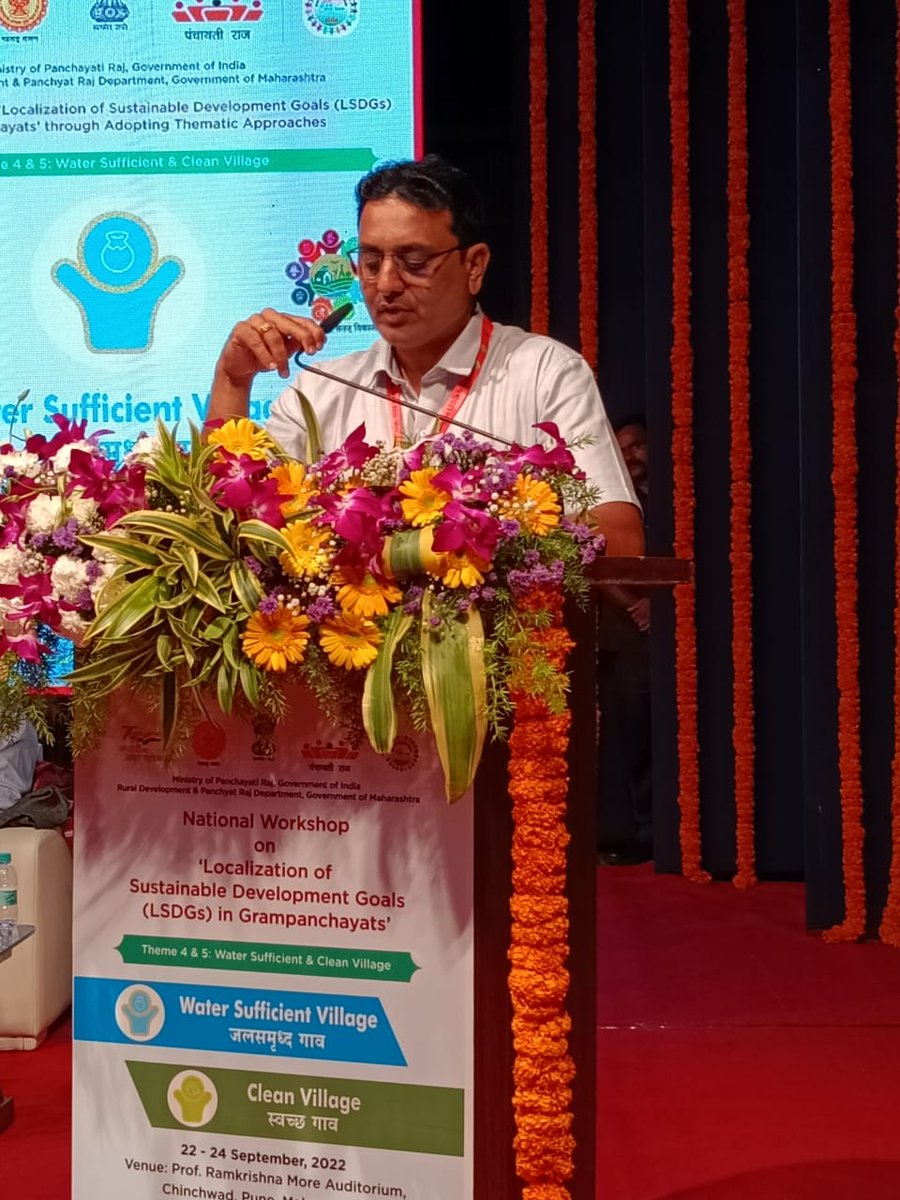 mopr_goi's tweet photo. Vote of thanks by Shri Anand Bhandari, State Project Director, Rashtriya Gram Swaraj Abhiyan #RGSA, Government of Maharashtra during the inaugural session at #NationalWorkshop.

#SustainableDevelopmentGoals 
#WaterSufficient #CleanAndGreen 
#GramPanchayat #LocalizationOfSDGs https://t.co/29yGwTkwuH