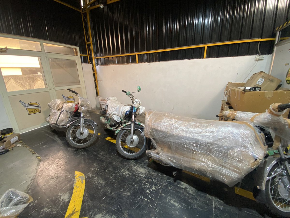 CustomsSmoke's tweet photo. BUSY DAY! Arrived for complete restoration https://t.co/lcAKBfh55N