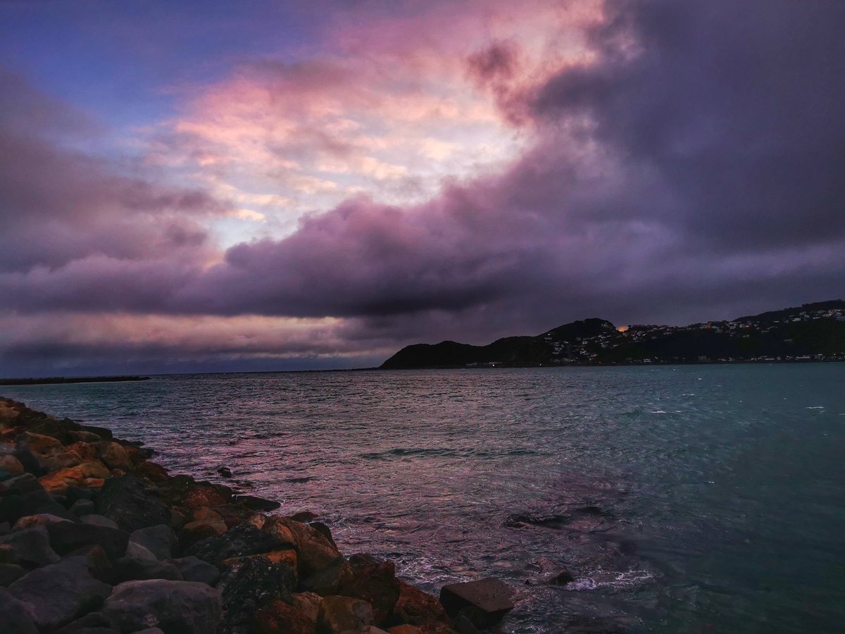 WildBayNZ's tweet photo. Changing weather around Moa Point and Wellington's South Coast.
#MoaPoint
#Weather
#Evenings
#SouthCoast https://t.co/zoBBRFr2R6