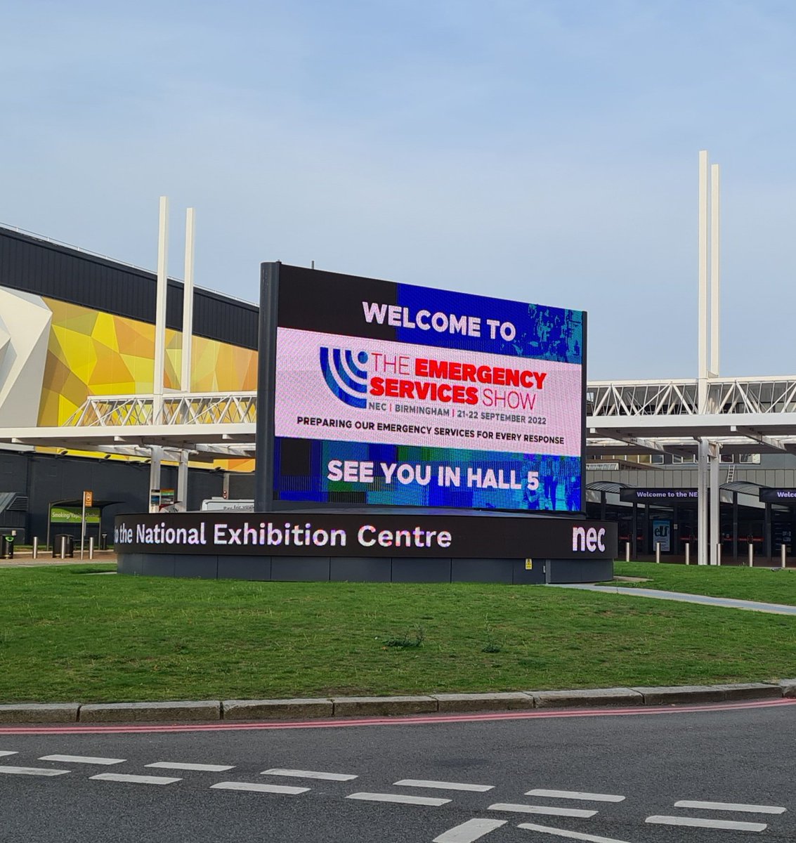 Today, <a href="/thatotheridea/">Stuart Andrews</a> and <a href="/drpatrickduggan/">Professor Patrick Duggan</a> are presenting research from their <a href="/ahrcpress/">Arts and Humanities Research Council</a> project "Social Distancing and Reimagining City Life" with <a href="/TheEPS1/">The EPS</a> as part of the #ESS <a href="/emergencyukshow/">The Emergency Services Show</a> in Birmingham: emergencyuk.com/ess-2022-progr…