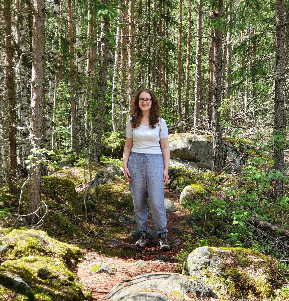 SaveStreetTrees's tweet photo. We'd like to welcome Kirsty as a new #saveourstreettrees #treeguardian! 💚 Kirsty will be sharing stories and mapping #trees in #Upton. Huge thanks to Kirsty for supporting #urbantrees. Like to become a Tree Guardian for your area of #Northampton? 👉https://t.co/Om02lDC4Et https://t.co/C70T0vJKGv