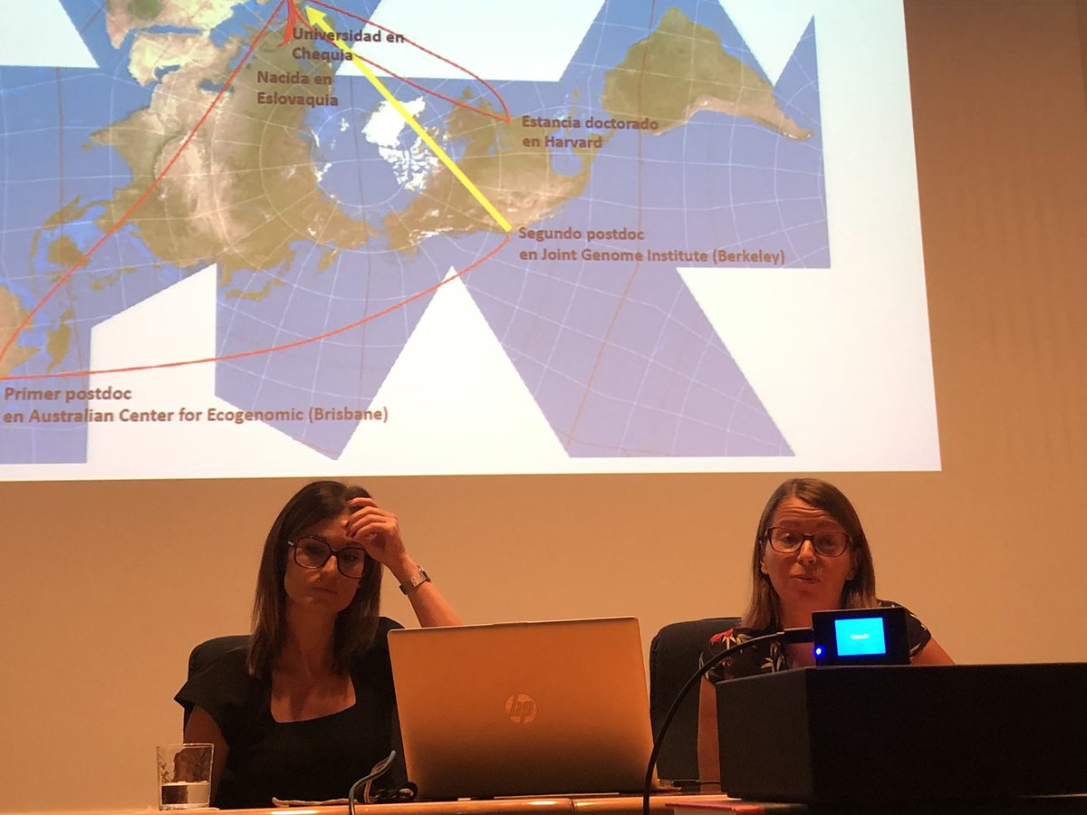 EmiliaMatallana's tweet photo. @i2sysbio @pilardomingoc @MDzunkova en la Jornada Postdoc Day, gracias @iata_csic por la organización!!! @CSICval @CSIC @UV_EG @parccientificuv https://t.co/OhhHQTPKgD