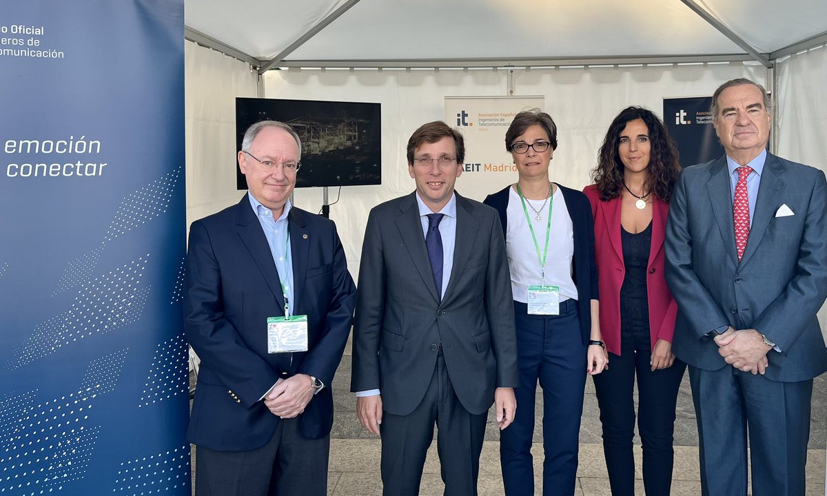 Adrián Nogales E. tweet media