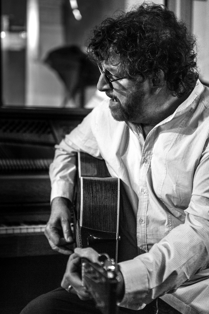chas_dave's tweet photo. Four years ago today that Chas left the building. He's still here in the music he left behind. Abbey Road, June 2013. Pic by Dan Massie. https://t.co/q9h8OFPmkw