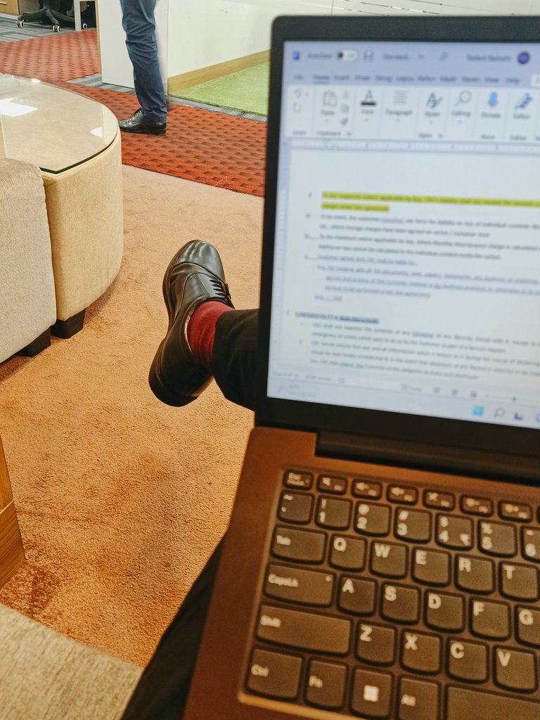 thatcrickettguy's tweet photo. Office aesthetics! ๐ค๐ผ
#onpriority https://t.co/9HlLoxhxW3