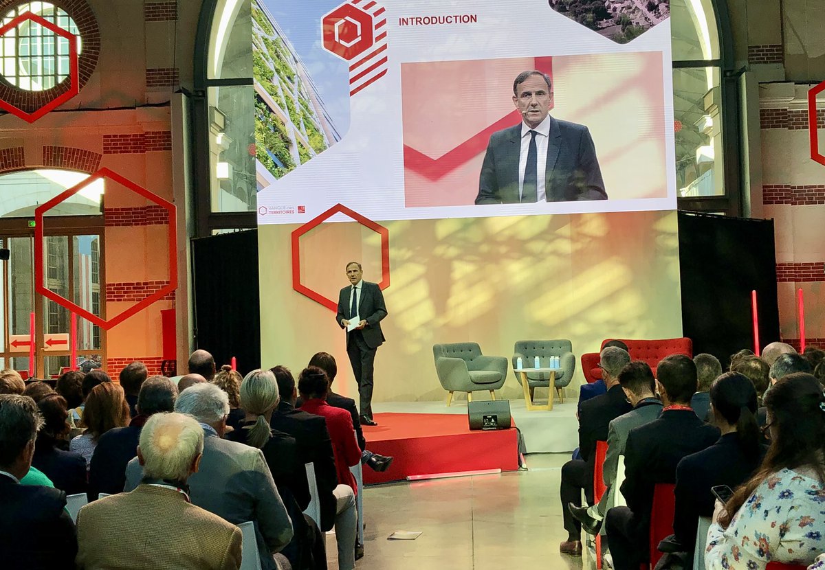 Ouverture du Printemps des #Territoires <a href="/BanqueDesTerr/">Banque des Territoires</a> par <a href="/oliviersichel/">Olivier Sichel</a> :

#THD 6 millions de foyers connectés : ça c’est fait! 💪🏼 

Autre enjeu : la recharge des véhicules 🚗 électriques
 ➡️ avoir des réseaux performants