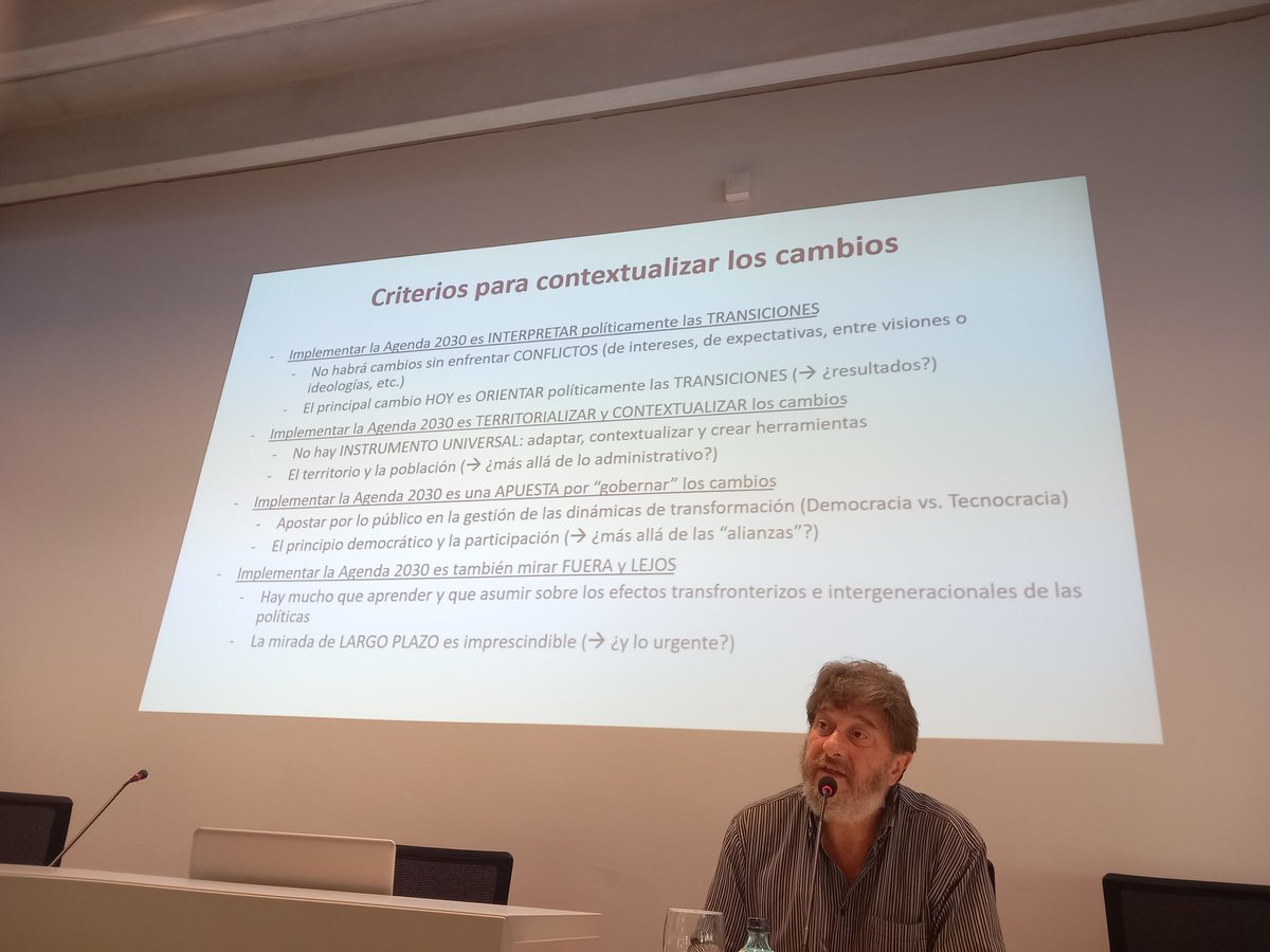 JAguirreSuch's tweet photo. "Las transiciones tienen una dimensión polìtica. Si no hay un cambio en la correlación de poderes no son posibles"

@pablojmoses plantea 4 claves para promover la transición que plantea #Agenda2030 y los #ODS 👌

#GG4CManresa https://t.co/v9CiLeGEgg
