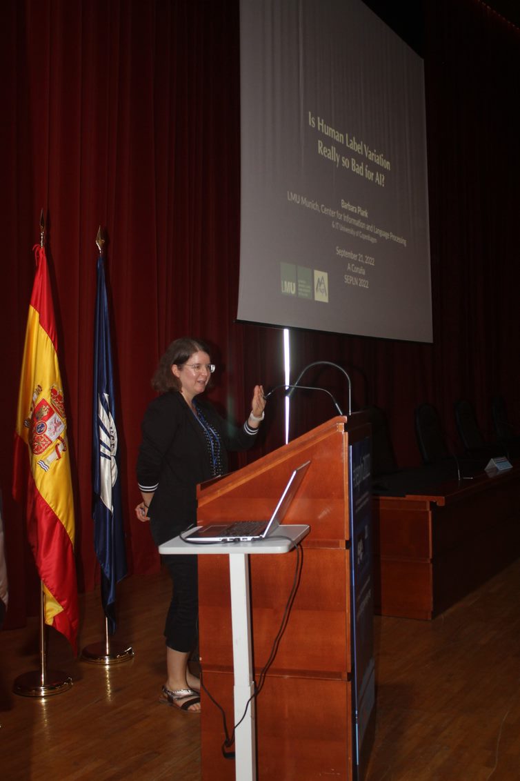 David (@eusondavid) on Twitter photo Such a pleasure to have hosted <a href="/barbara_plank/">Barbara Plank</a> at #sepln2022 for her talk on the use of human label variation for NLP! Such a pleasure to have hosted <a href="/barbara_plank/">Barbara Plank</a> at #sepln2022 for her talk on the use of human label variation for NLP!