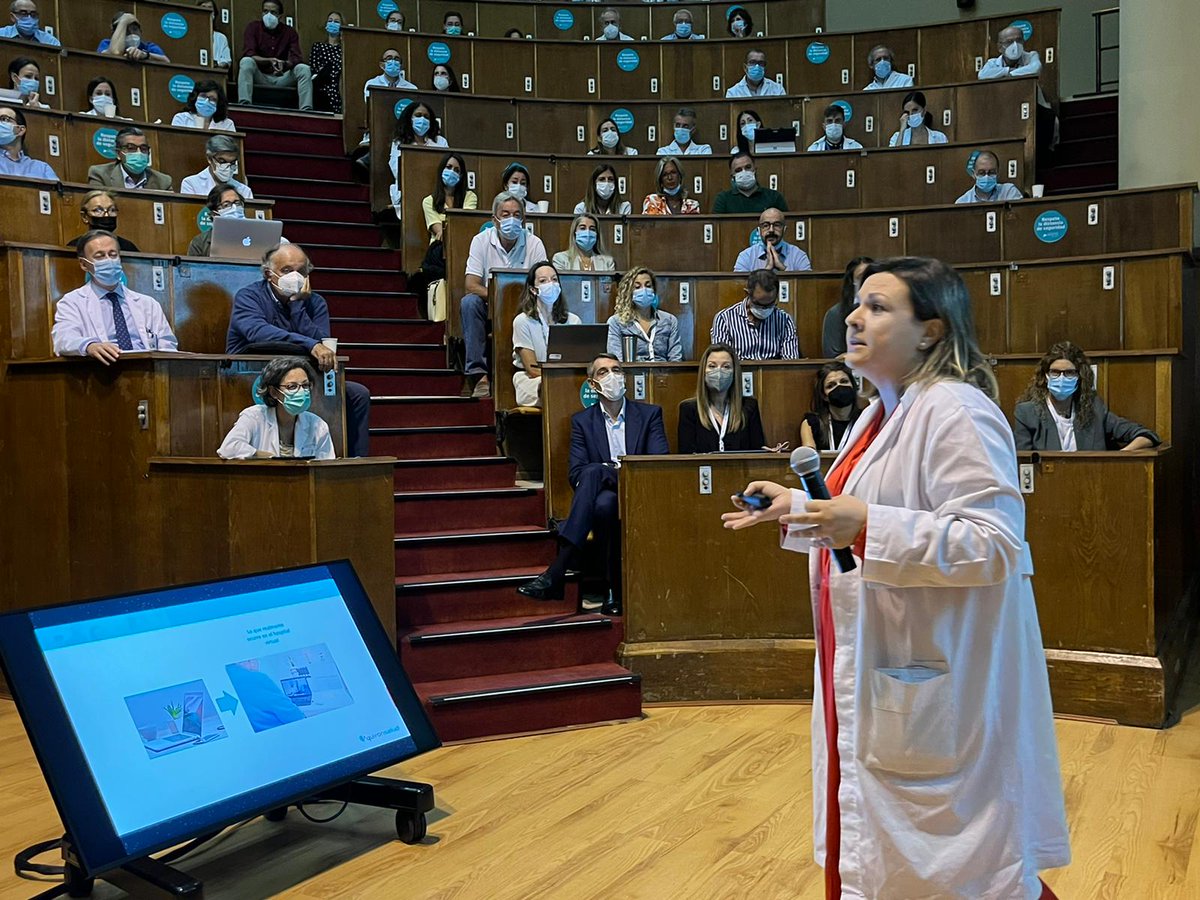 GarciaOlmoD's tweet photo. La Dra. Montiel Jiménez @montieljf nos expone la experiencia de los cirujanos con la Hospitalizacion Virtual. #Equipo!!! @Hospital_FJD @Javi_Arcos_ @ogomezmartin @h_guadalajara @cirujanayhumana https://t.co/SgmFyg3OUu