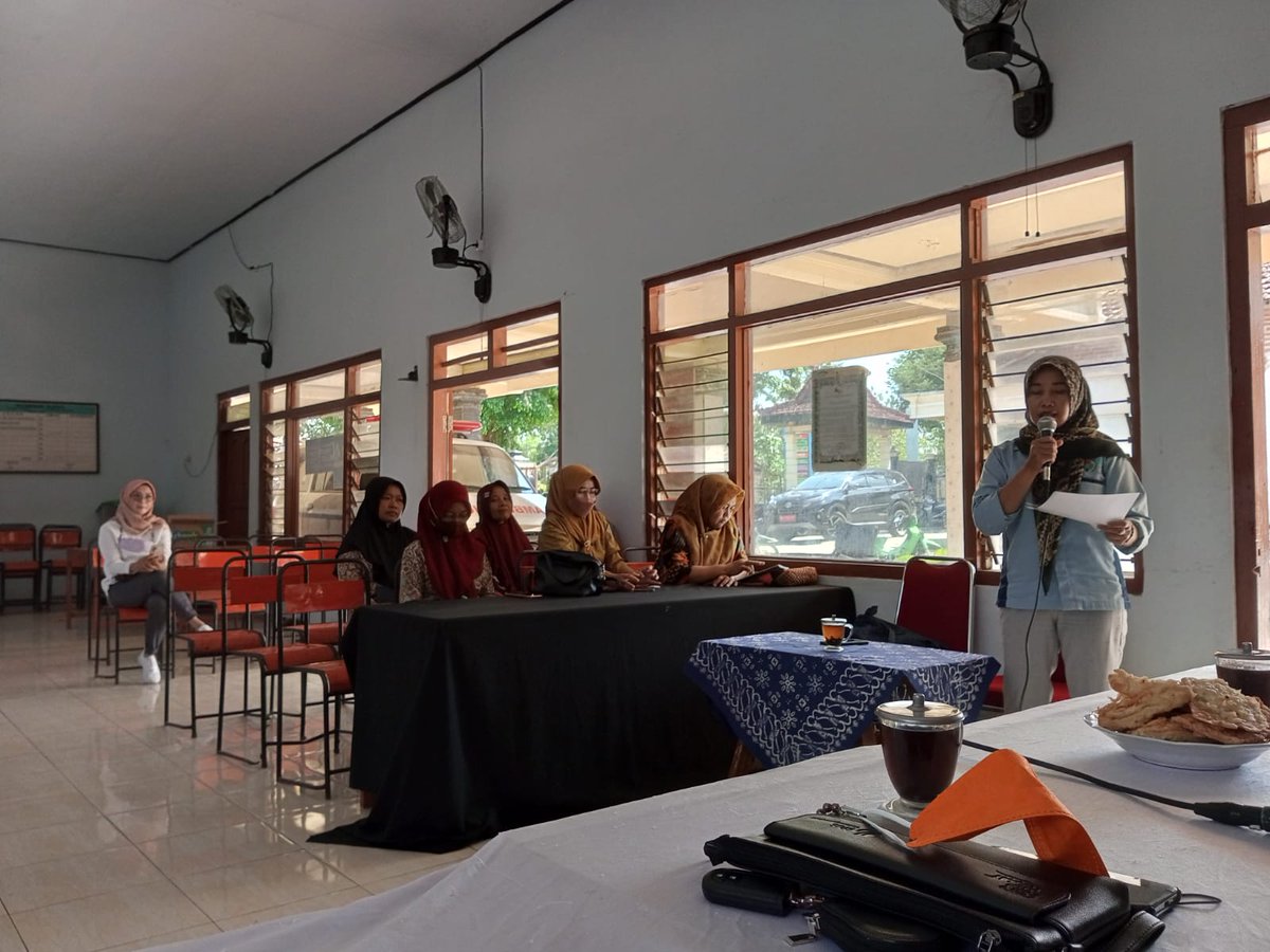 an_mb's tweet photo. Live 😜 #Berdesa
#DataAkuratDariDesa
#SDGsDesa
#TPPPonorogo
#TPPJawatimur 
CC :
@jokowi 
@halimiskandarnu
@Kemendespdtt
@taufikmadjid71
@Iskandar__NH 
@MasMukhlish182 
@Hizbullohhuda1 
@masnafik 
@arisaputrop3md https://t.co/0Jf2YJJR36 https://t.co/PJqXXR8V7v https://t.co/VXnezWVv4A