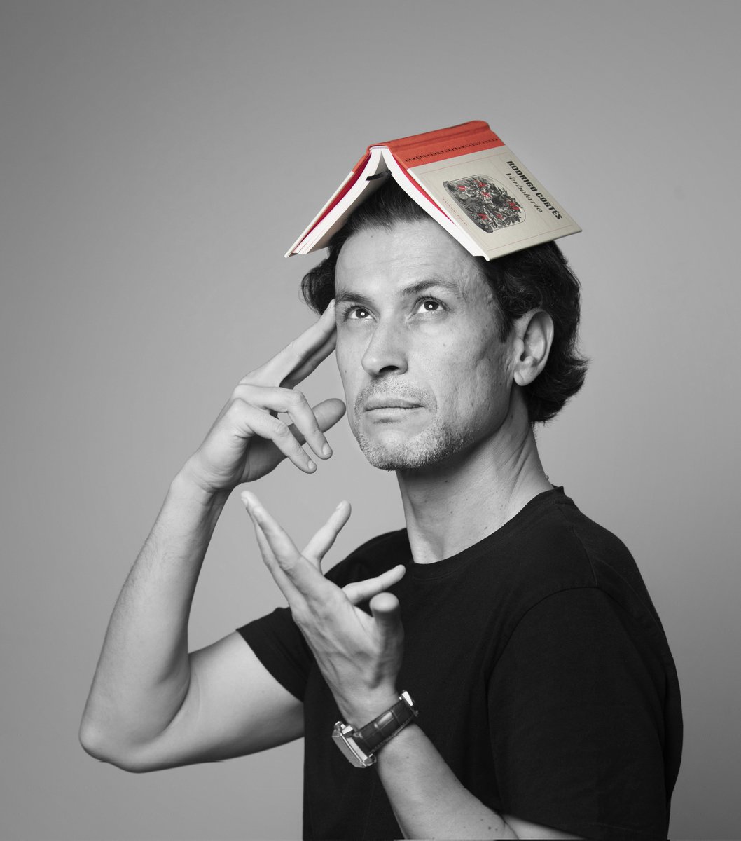 [1/17] Ya está a la venta #Verbolario, un proyecto (queridísimo) de siete años de duración que ve al fin la luz. Si os apetece, os cuento en qué consiste y qué os espera en la librería. (En mi cabeza, como es mía, oigo: «¡Sí! ¡Sí! ¡Sí!»).

Vamos allá...