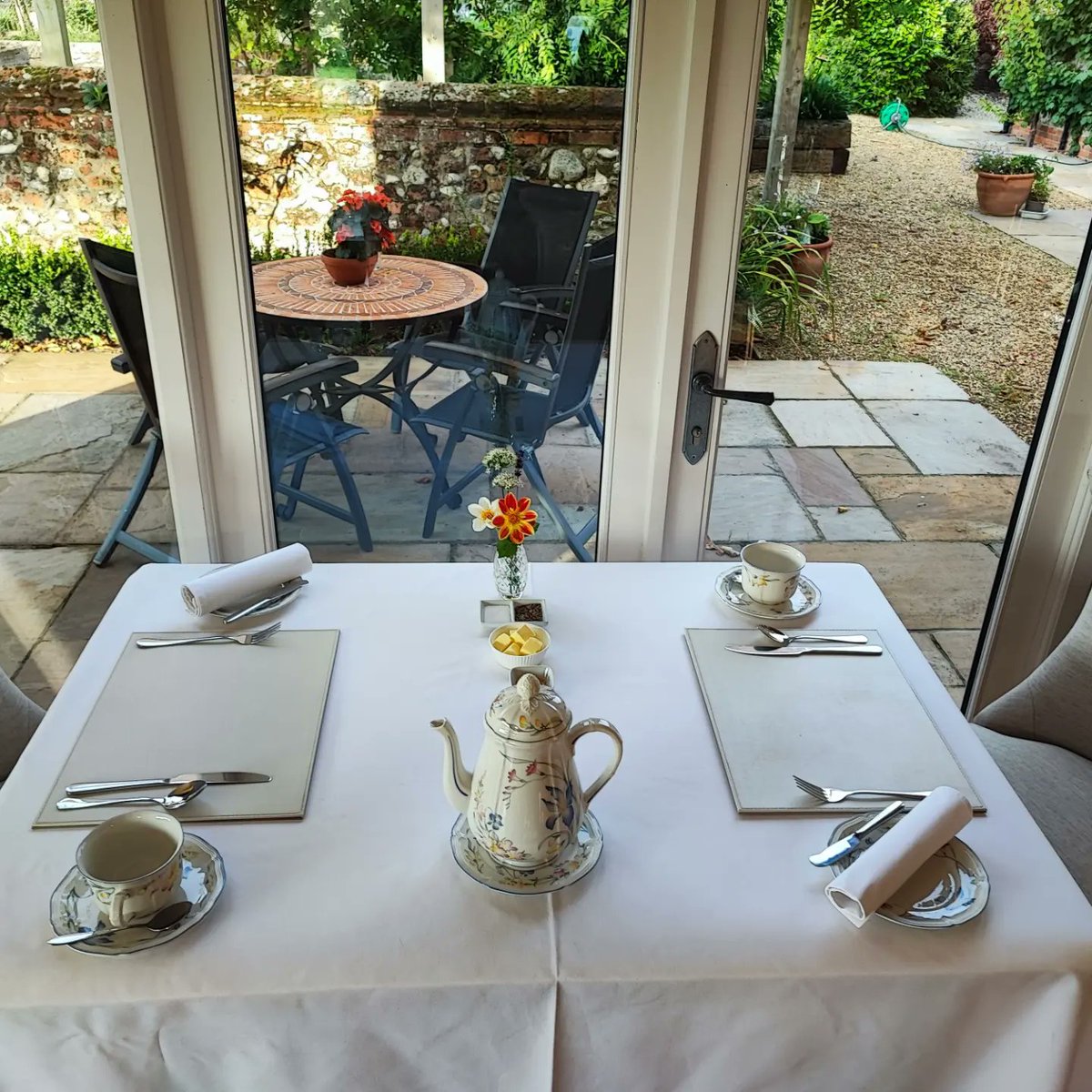 GuestKeepers's tweet photo. Breakfast time at Keepers Cottage
#NorthNorfolkguesthouse
#NorthNorfolkbedandbreakfast
#

# https://t.co/crY60rQaNi
